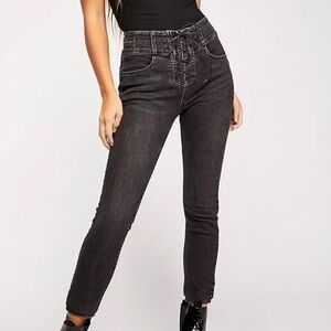 Free people/ We The Free High Rise crvy Charcoal Jeans